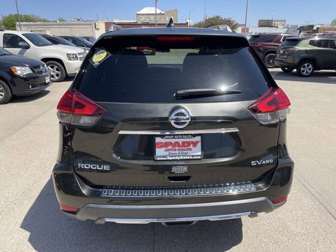 Used 2017 Nissan Rogue SV AWD/4WD image 9