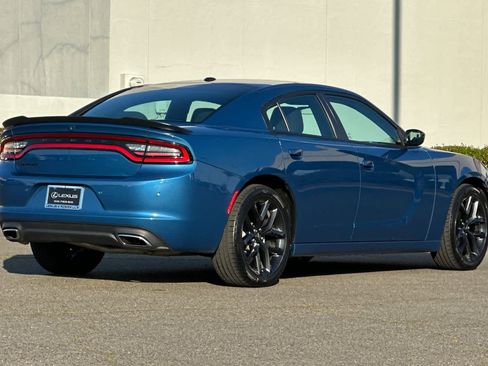Used 2022 Dodge Charger SXT w/ Blacktop Package image 2