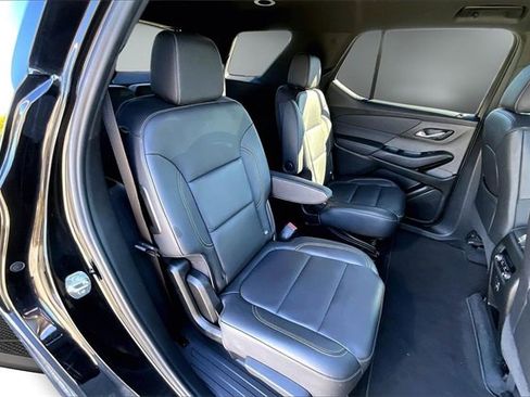 Used 2023 Chevrolet Traverse LT image 25