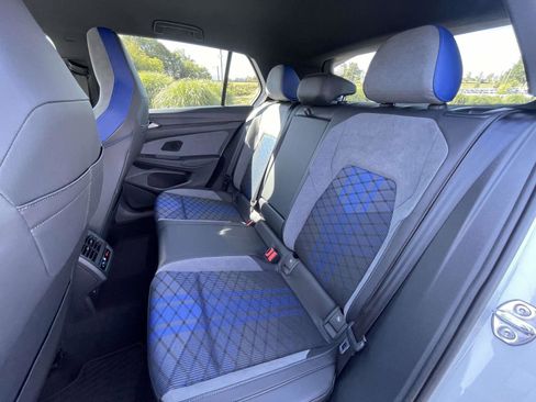 Certified 2025 Volkswagen Golf w/ Euro Style Package AWD/4WD image 10