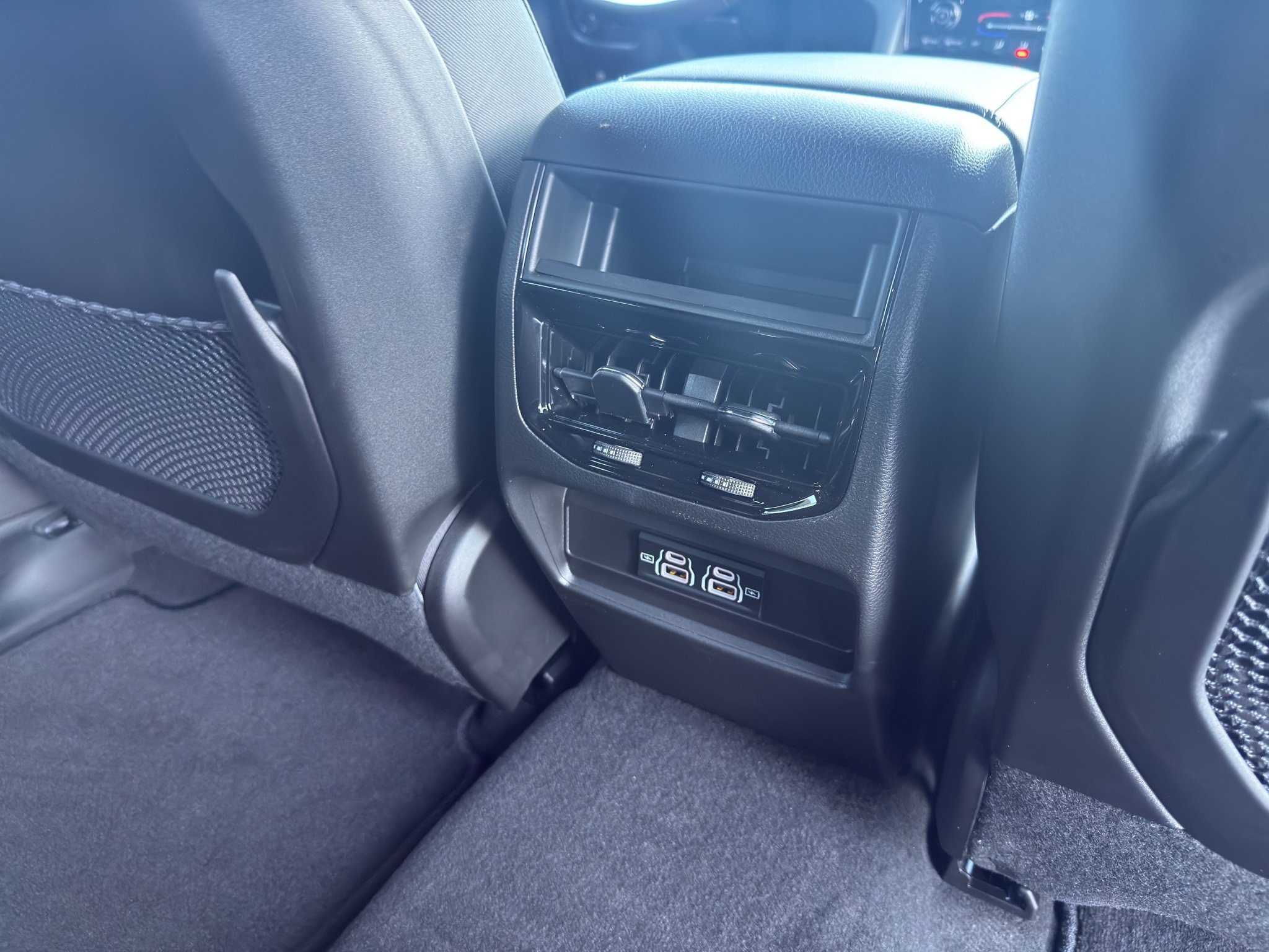 New 2027 Jeep Grand Cherokee Laredo RWD image 17