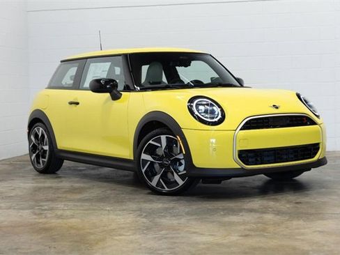 Certified 2025 MINI Cooper S image 5