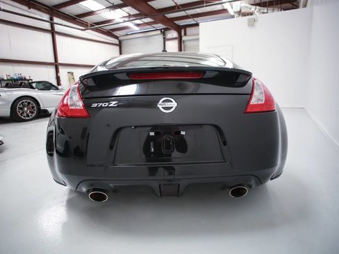 Used 2011 Nissan 370Z Touring w/ Sport Pkg RWD image 5