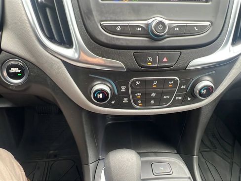 Used 2022 Chevrolet Equinox LT image 19