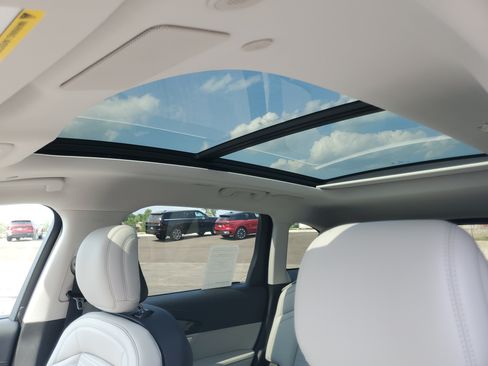New 2026 Lincoln Nautilus Reserve AWD/4WD image 10