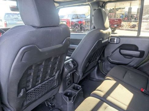 Used 2022 Jeep Wrangler Unlimited Rubicon w/ Cold Weather Group image 29