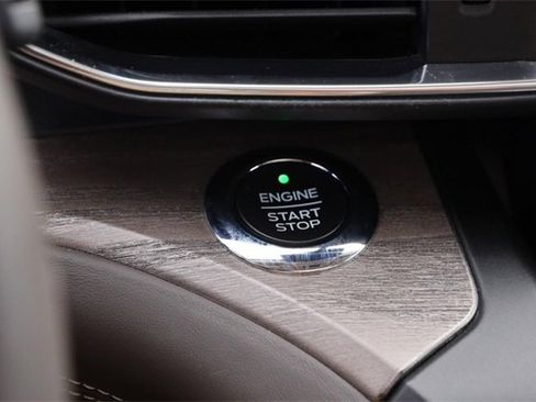 Used 2020 Ford Explorer Platinum w/ Premium Technology Package image 17