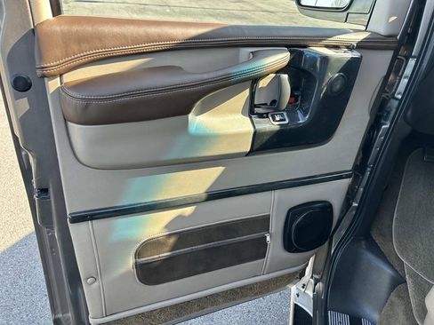 Used 2014 GMC Savana 1500 image 26