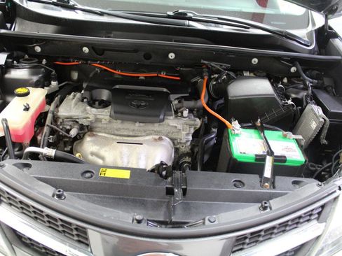 Used 2015 Toyota RAV4 Limited w/ Technology Package image 32