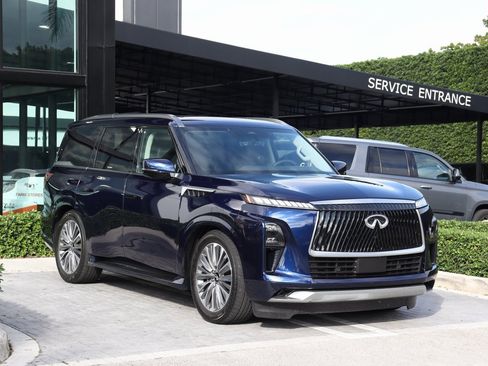 Certified 2025 INFINITI QX80 Luxe image 2