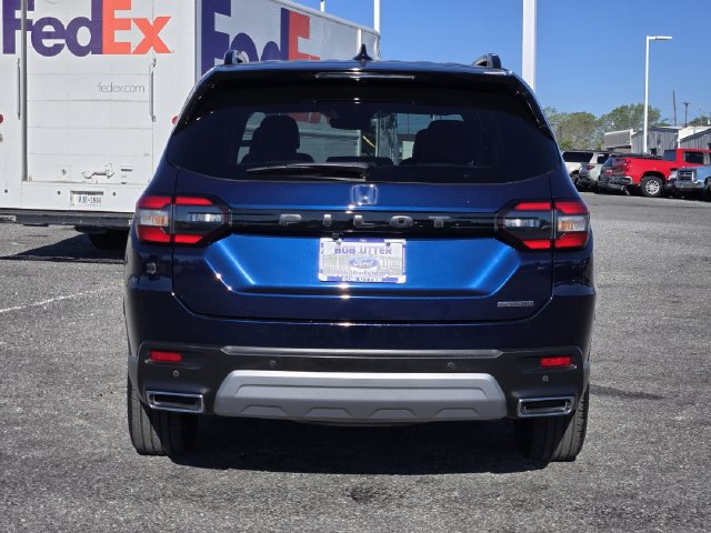Used 2025 Honda Pilot Touring image 6