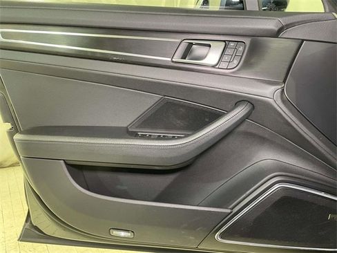 Used 2023 Porsche Panamera 4 Platinum Edition image 37