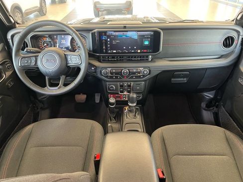 Used 2025 Jeep Wrangler Rubicon image 11