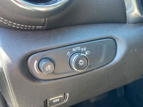 Used 2025 Chevrolet Blazer LT FWD image 35
