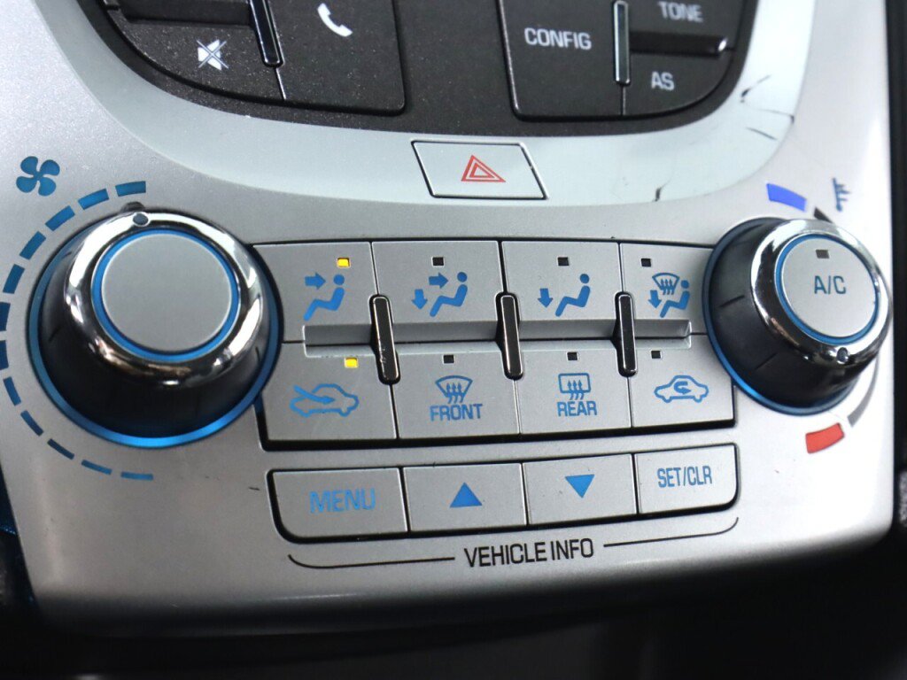Used 2017 Chevrolet Equinox LT FWD image 19