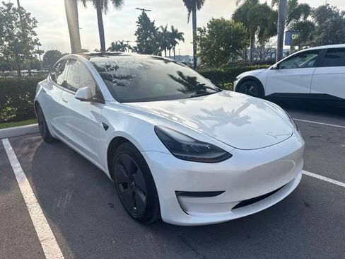 Used 2023 Tesla Model 3 Standard Range RWD image 3