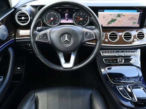 Used 2017 Mercedes-Benz E 300 image 9