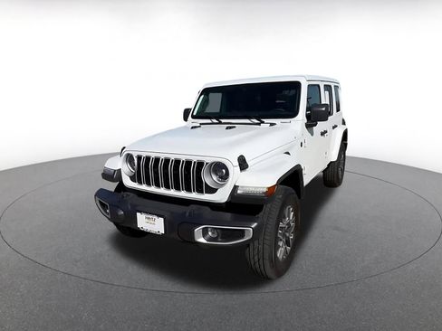 Used 2025 Jeep Wrangler Unlimited Sahara AWD/4WD image 7