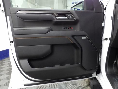 Used 2025 GMC Sierra 1500 AT4 w/ Technology Package AWD/4WD image 64