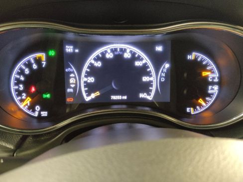 Used 2021 Jeep Grand Cherokee Limited w/ Luxury Group II image 23