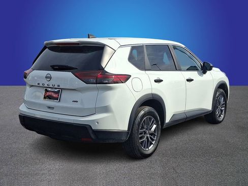 Used 2024 Nissan Rogue S image 6