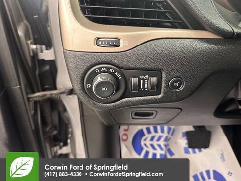 Used 2016 Jeep Cherokee Latitude w/ Comfort/Convenience Group image 32