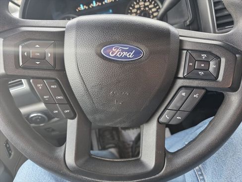 Used 2018 Ford F150 XLT AWD/4WD image 11