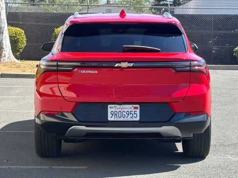 Used 2024 Chevrolet Equinox EV LT image 5