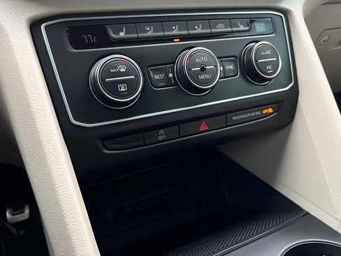 Used 2021 Volkswagen Atlas SE FWD image 60