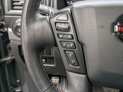 Used 2021 Nissan Titan PRO-4X w/ Pro-4x Convenience Package image 17