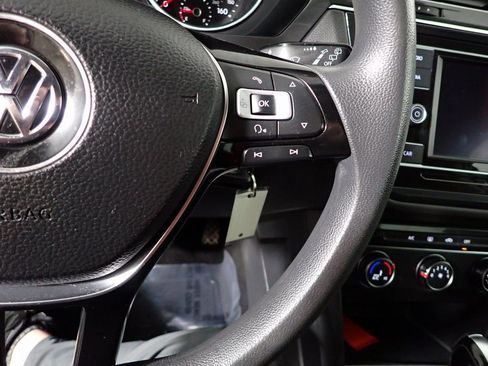 Used 2018 Volkswagen Tiguan S image 29