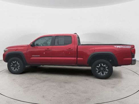 Used 2019 Toyota Tacoma TRD Off-Road AWD/4WD image 8
