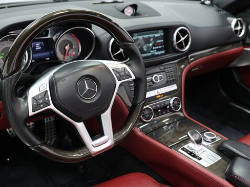 Used 2015 Mercedes-Benz SL 550 SL 550 Roadster 2D image 2