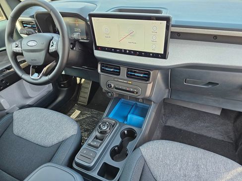 New 2026 Ford Maverick XLT w/ XLT Luxury Package FWD image 7