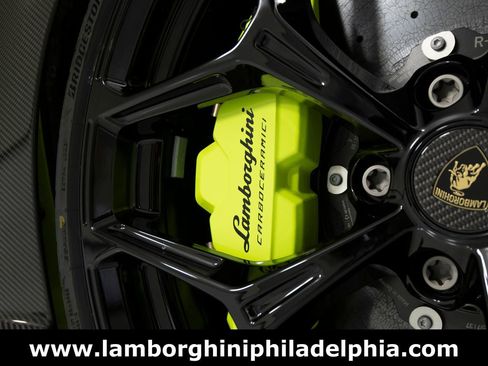 Used 2025 Lamborghini Revuelto Base image 50