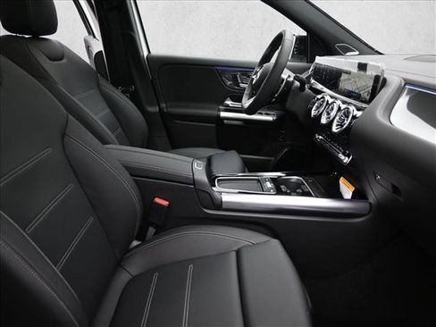 Certified 2025 Mercedes-Benz GLA 35 AMG 4MATIC image 27