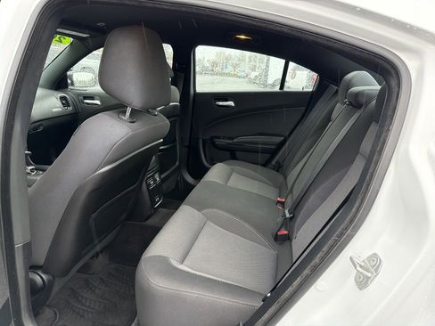 Used 2018 Dodge Charger SXT w/ Blacktop Package image 11