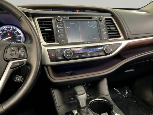 Used 2016 Toyota Highlander Limited AWD/4WD image 9
