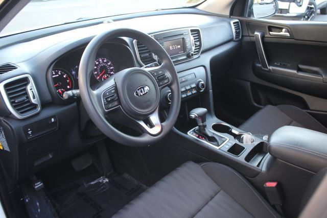 Used 2019 Kia Sportage LX FWD image 3