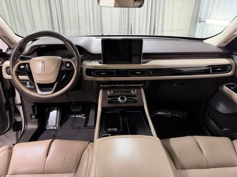 Used 2020 Lincoln Aviator Reserve w/ Equipment Group 202A AWD/4WD image 13
