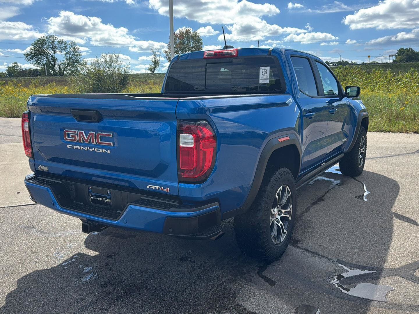 Used 2023 GMC Canyon AT4 w/ AT4 Premium Package AWD/4WD image 5