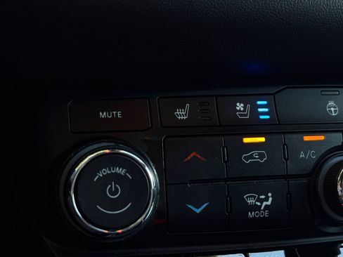 Used 2023 Dodge Durango GT RWD image 26