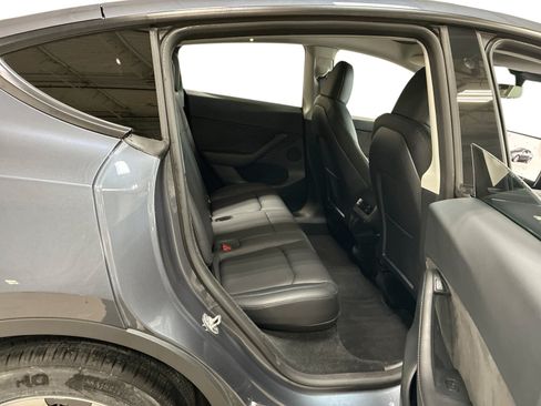 Certified 2023 Tesla Model Y Long Range AWD/4WD image 11