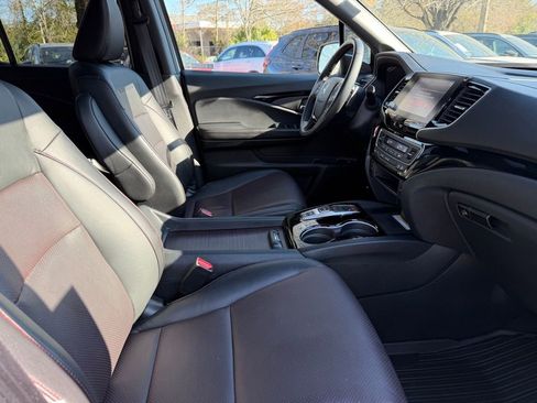 Certified 2022 Honda Ridgeline Black Edition image 8
