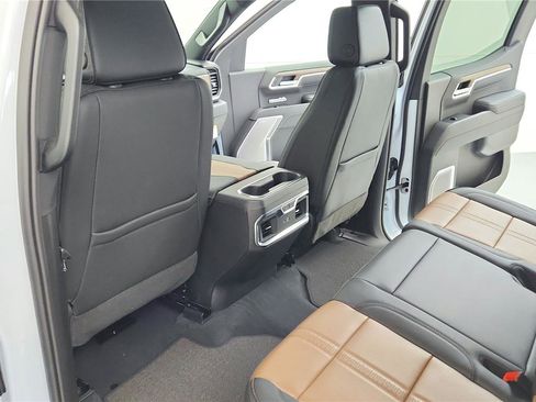 New 2026 Chevrolet Silverado 1500 High Country w/ Technology Package AWD/4WD image 18