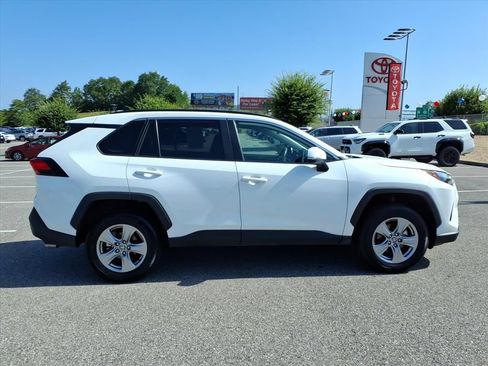 Used 2025 Toyota RAV4 XLE FWD image 3