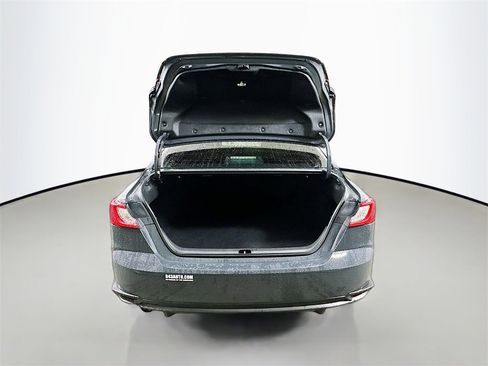 Used 2025 Toyota Camry SE w/ Convenience Package image 34