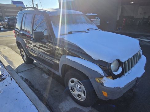Used 2007 Jeep Liberty Sport image 7