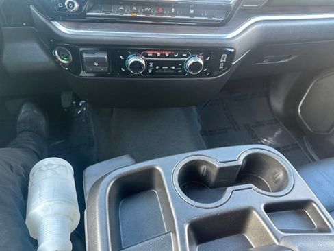 Used 2025 GMC Sierra 1500 SLT AWD/4WD image 27