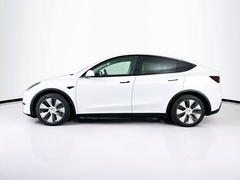 Used 2022 Tesla Model Y Long Range AWD/4WD image 4